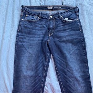Denizen Modern Slim Jeans
